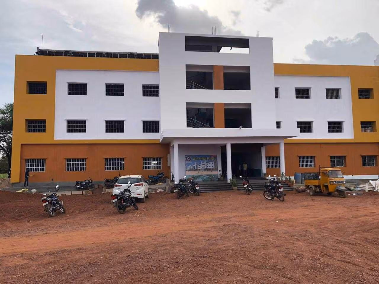Aruna High School — gallery photo 36